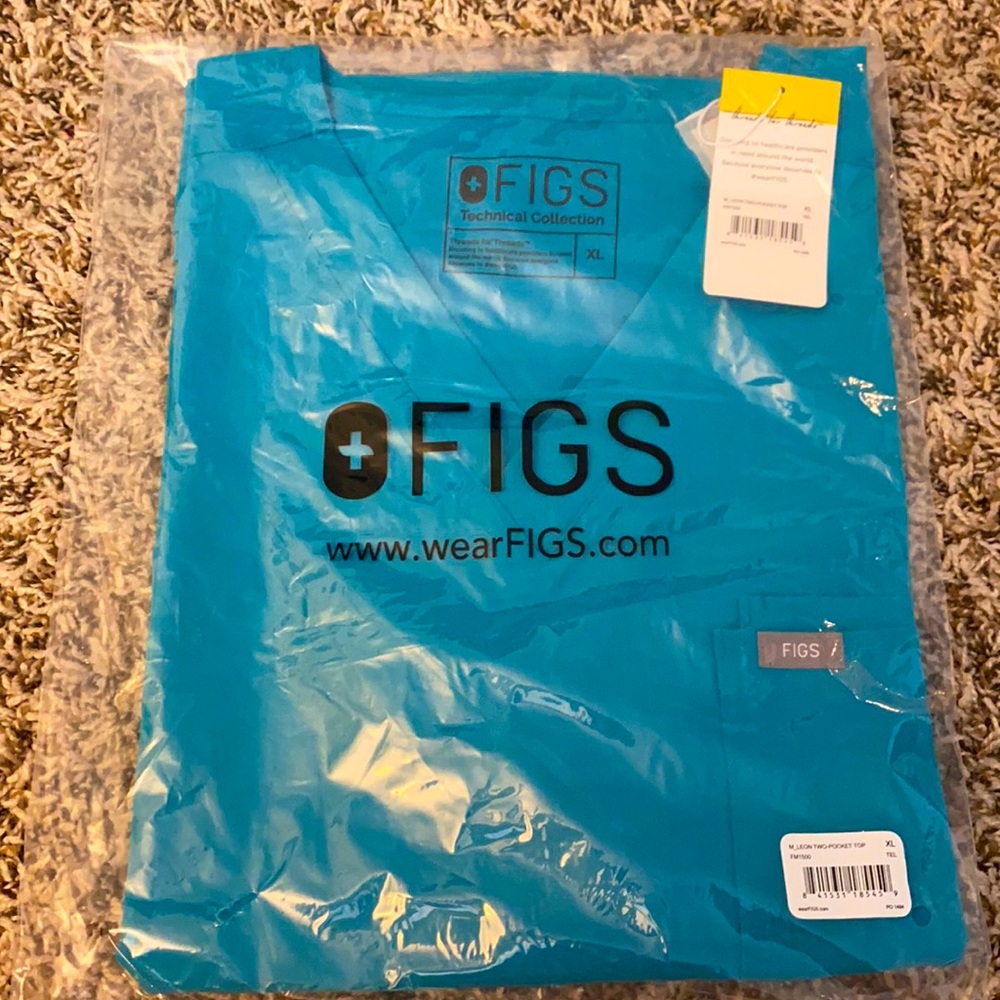 Mens FIGS XL Teal scrub top.